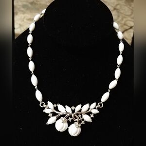 Vintage 50s Alfred Phillipe Trifari Milk Glass Fruit on Vine Necklace Choker